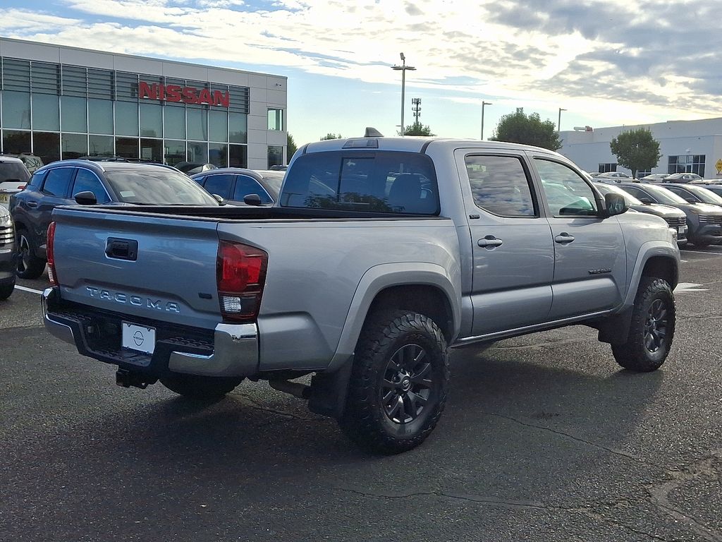 Thumbnail: 2022 Toyota Tacoma - 6