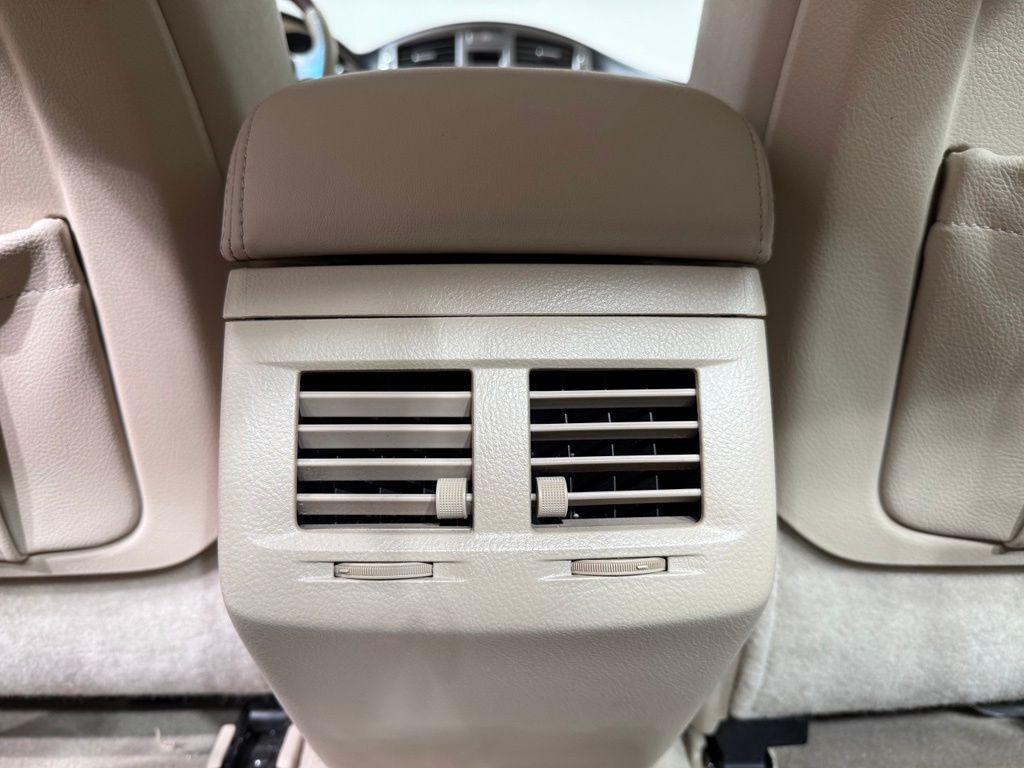 Thumbnail: 2012 Toyota Avalon - 20