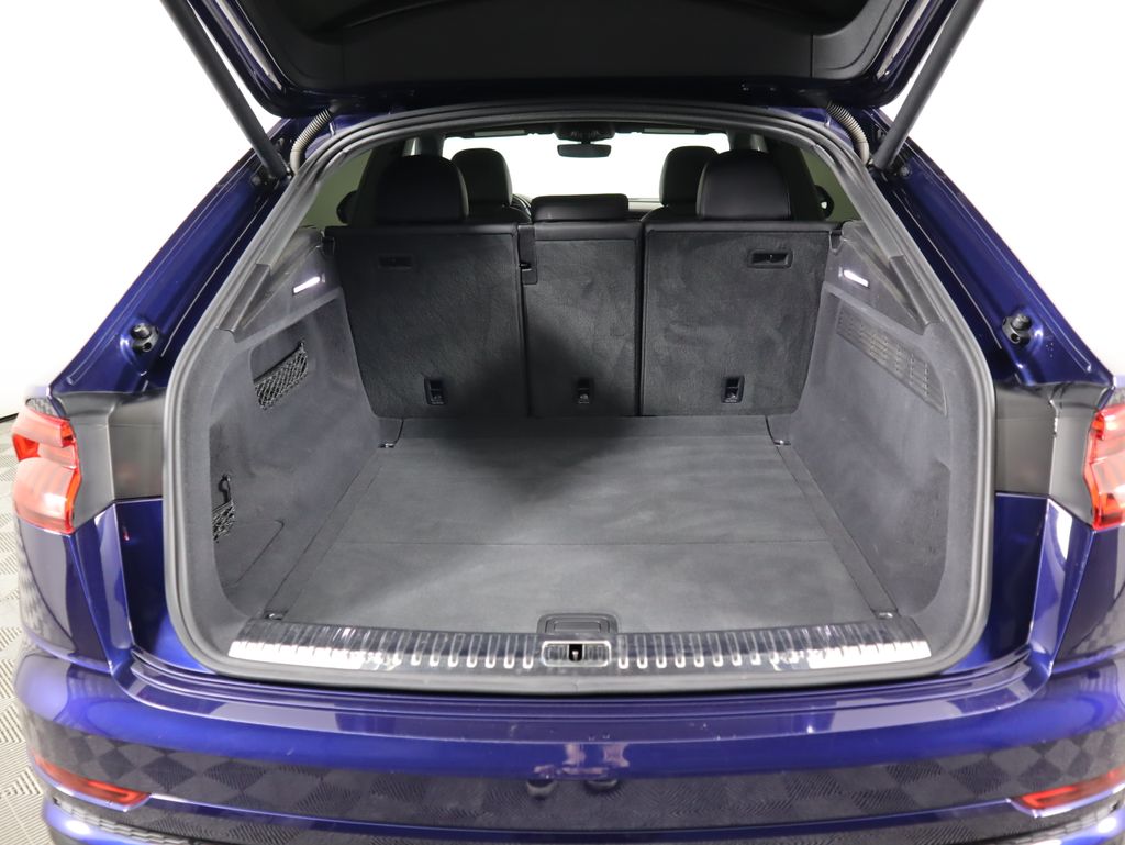 Thumbnail: 2020 Audi Q8 - 29