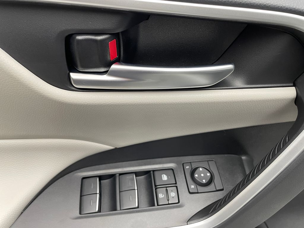 Thumbnail: 2025 Toyota RAV4 - 10