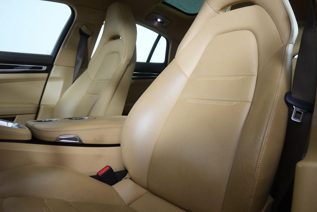 Thumbnail: 2019 Porsche Panamera - 12