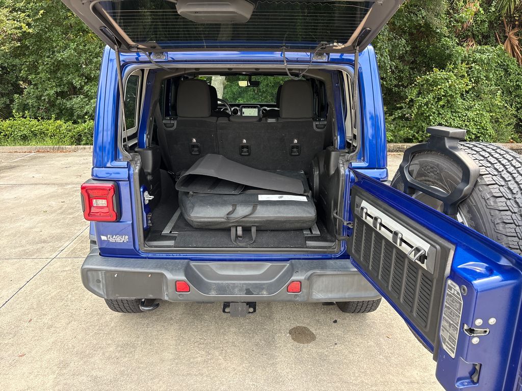 Used 2018 Blue Jeep Unlimited Sahara image 30