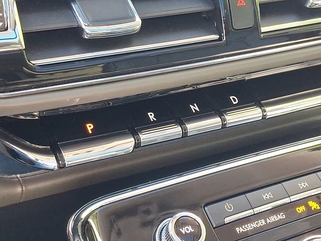 Thumbnail: 2022 Lincoln Navigator - 15