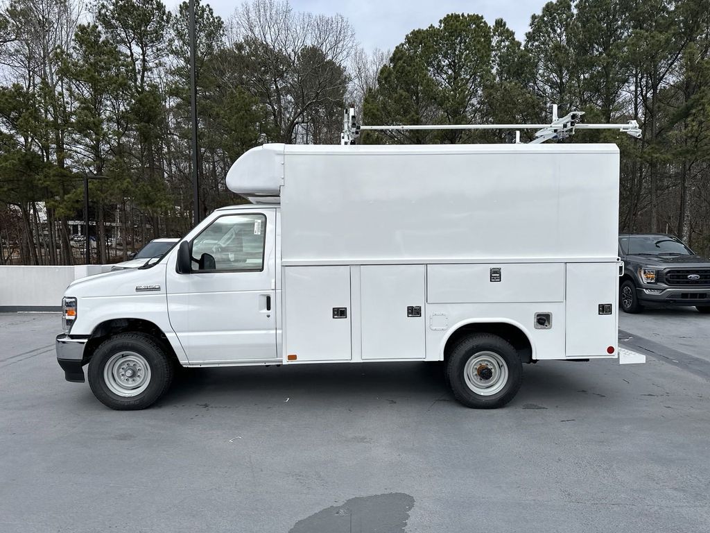 2024 Ford E-350SD Base 4