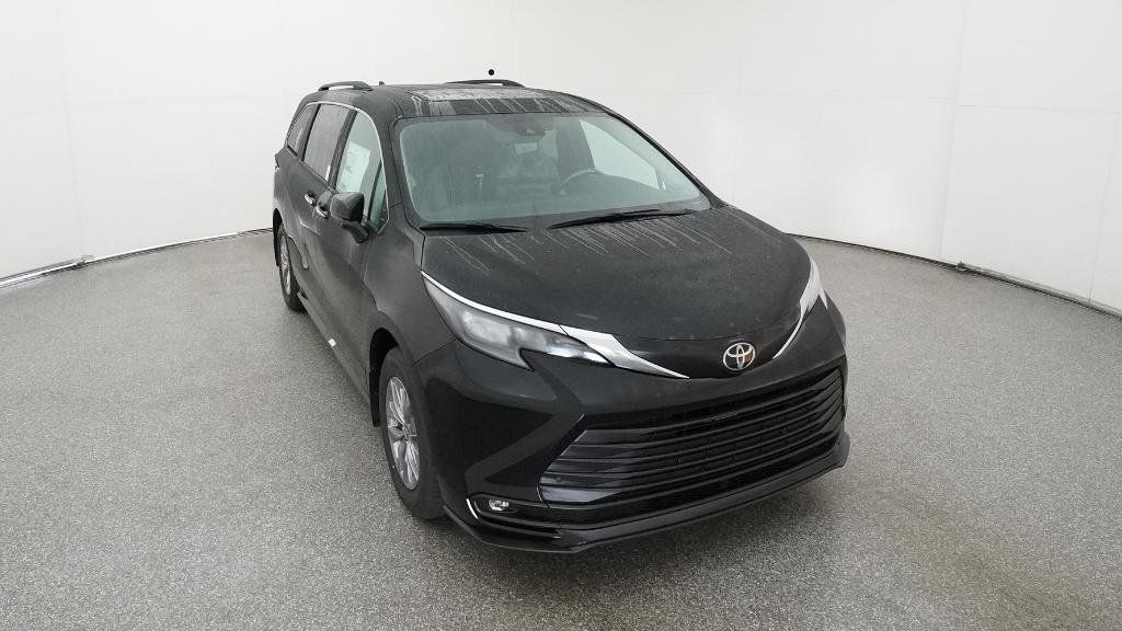 Thumbnail: 2026 Toyota Sienna - 8