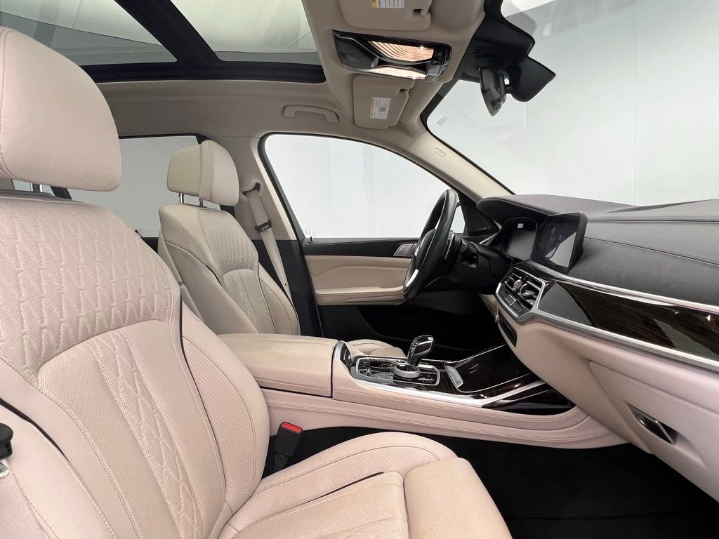 Thumbnail: 2021 BMW X7 - 6
