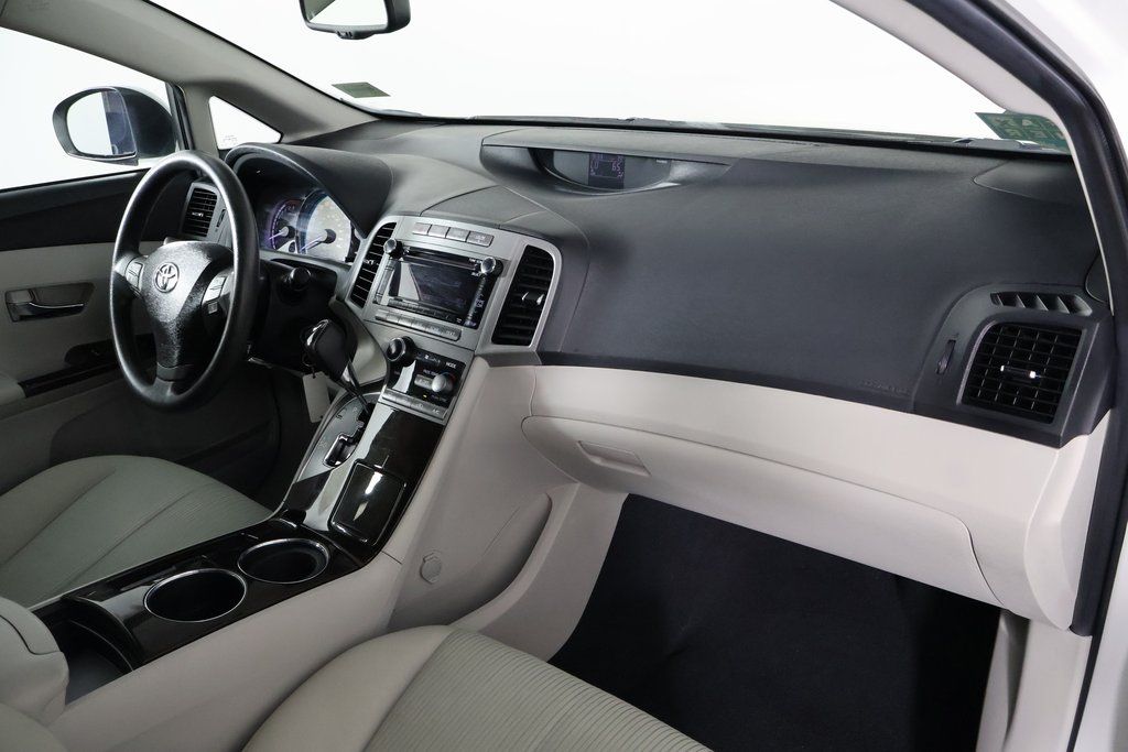 Thumbnail: 2011 Toyota Venza - 9