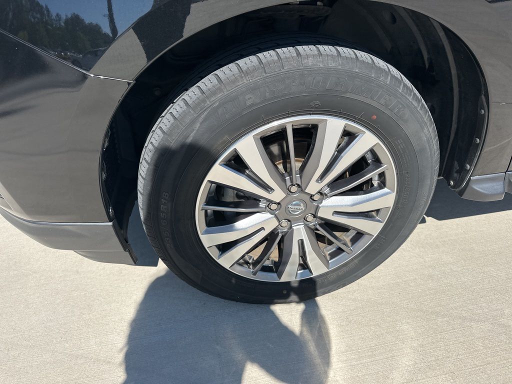 2020 Magnetic Black Pearl Nissan Pathfinder SV FWD SUV