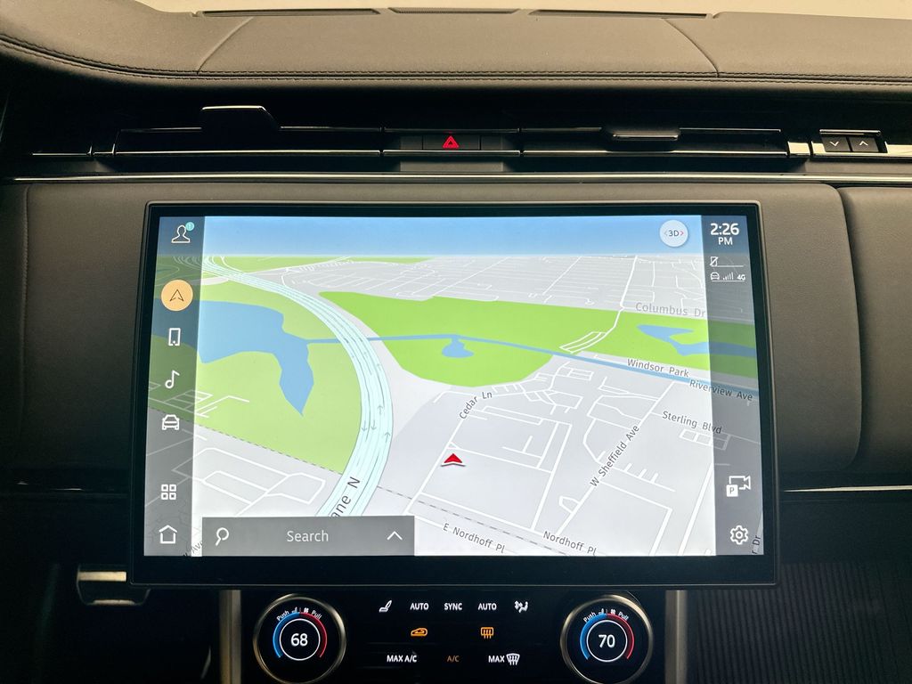 2023 Land Rover Range Rover SE 17