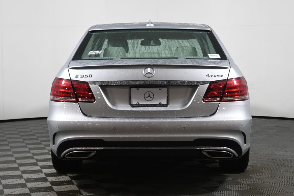 Thumbnail: 2016 Mercedes-Benz E-Class - 9