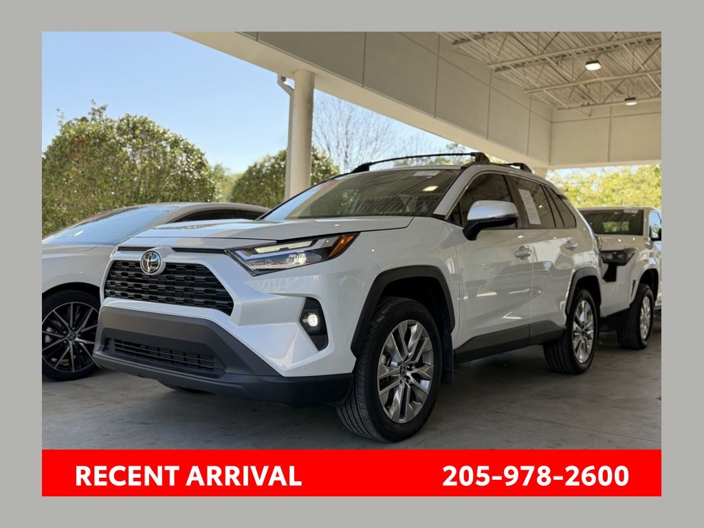 White (Wind Chill Pearl) 2024 Toyota RAV4 XLE Premium AWD SUV / Crossover All-Wheel Drive 8-Speed Automatic