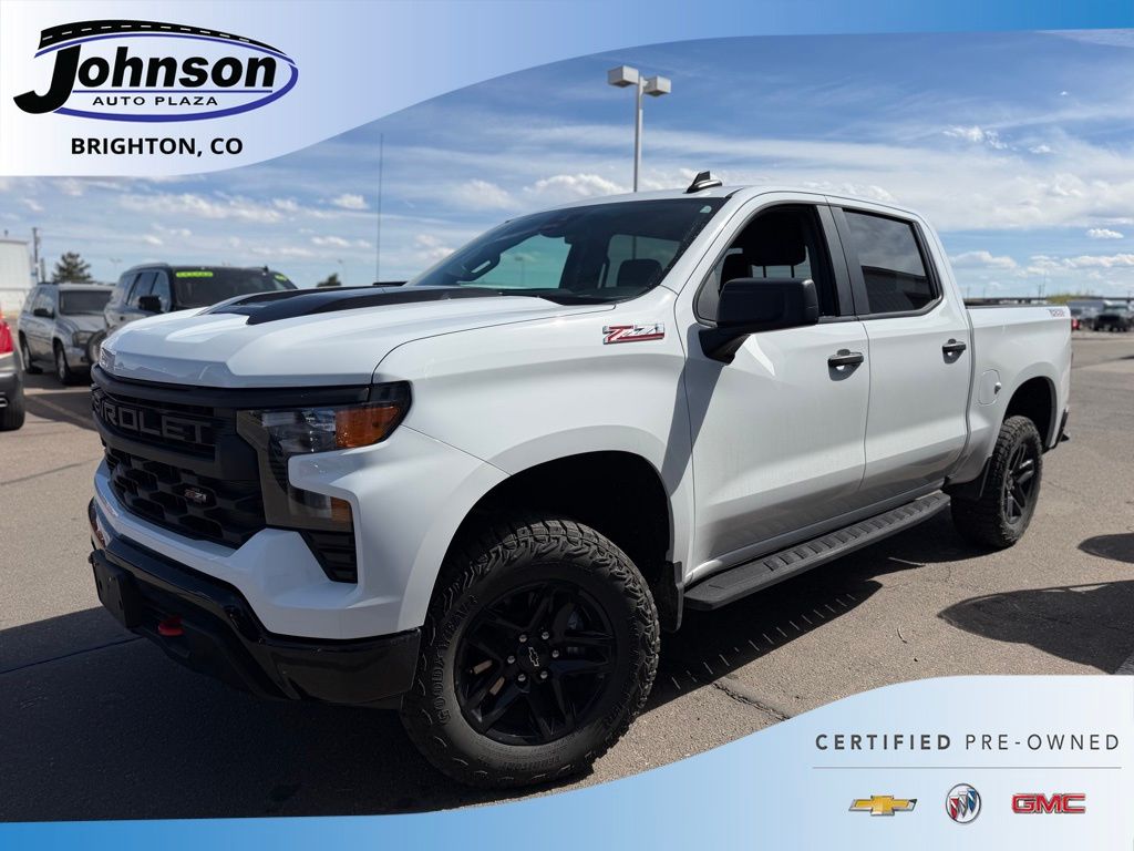 Summit White 2025 Chevrolet Silverado 1500 Custom Trail Boss Crew Cab 4WD Pickup Truck Four-Wheel Drive Automatic