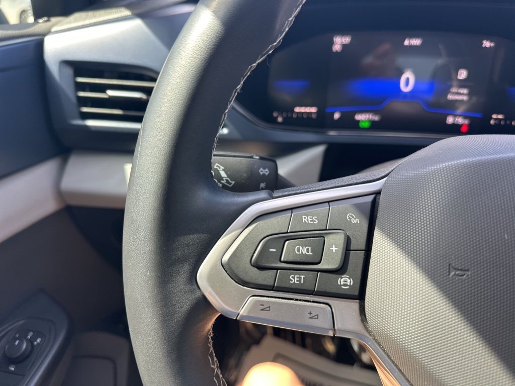 2022 Deep Black Pearl Volkswagen Taos 1.5T SE FWD SUV