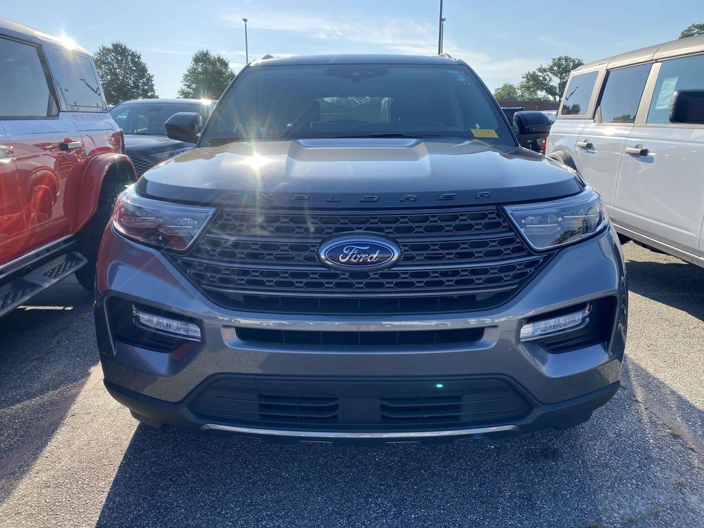 View vehicle photo 2