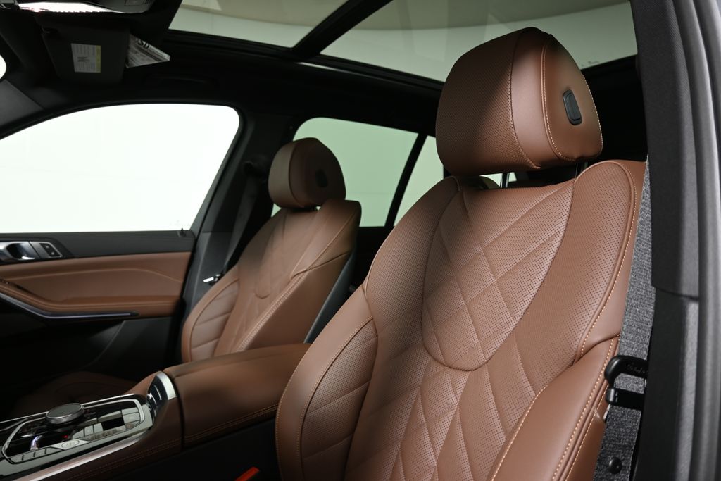 Thumbnail: 2026 BMW X5 - 16