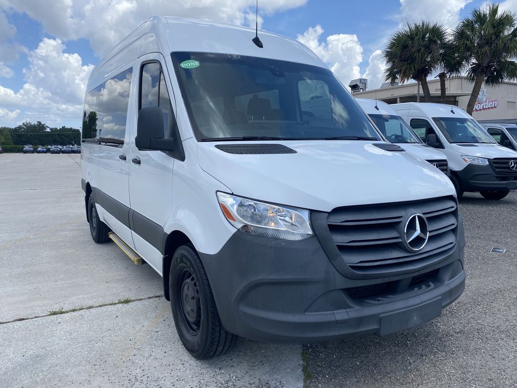 Arctic White 2022 Mercedes-Benz Sprinter 2500 144 High Roof Passenger Van RWD Van 4X2 7-Speed Automatic