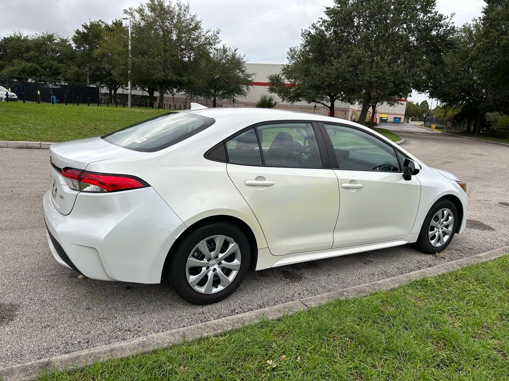 2022 Toyota Corolla LE 5