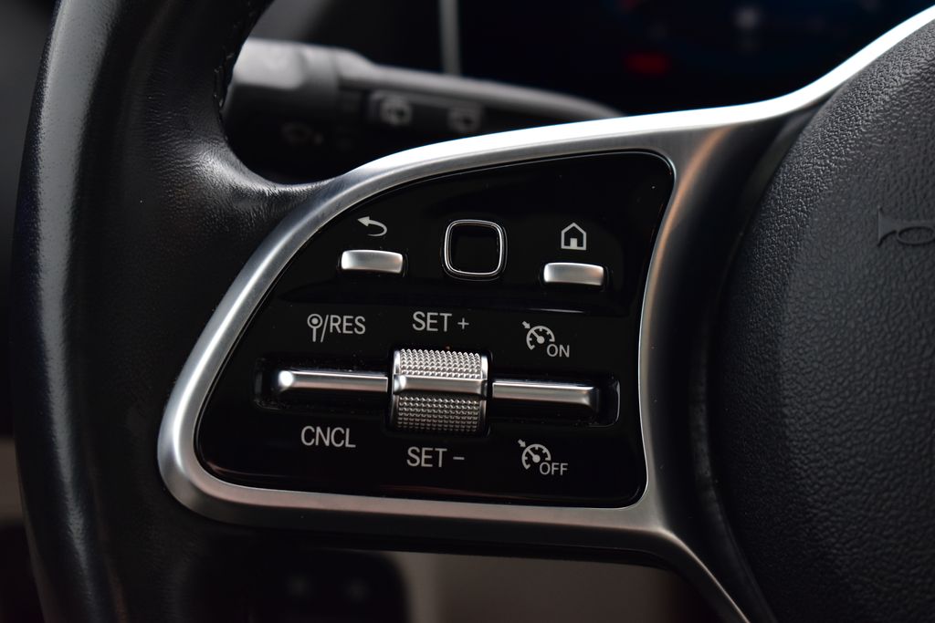 2021 Mercedes-Benz GLA 250 4MATIC 16