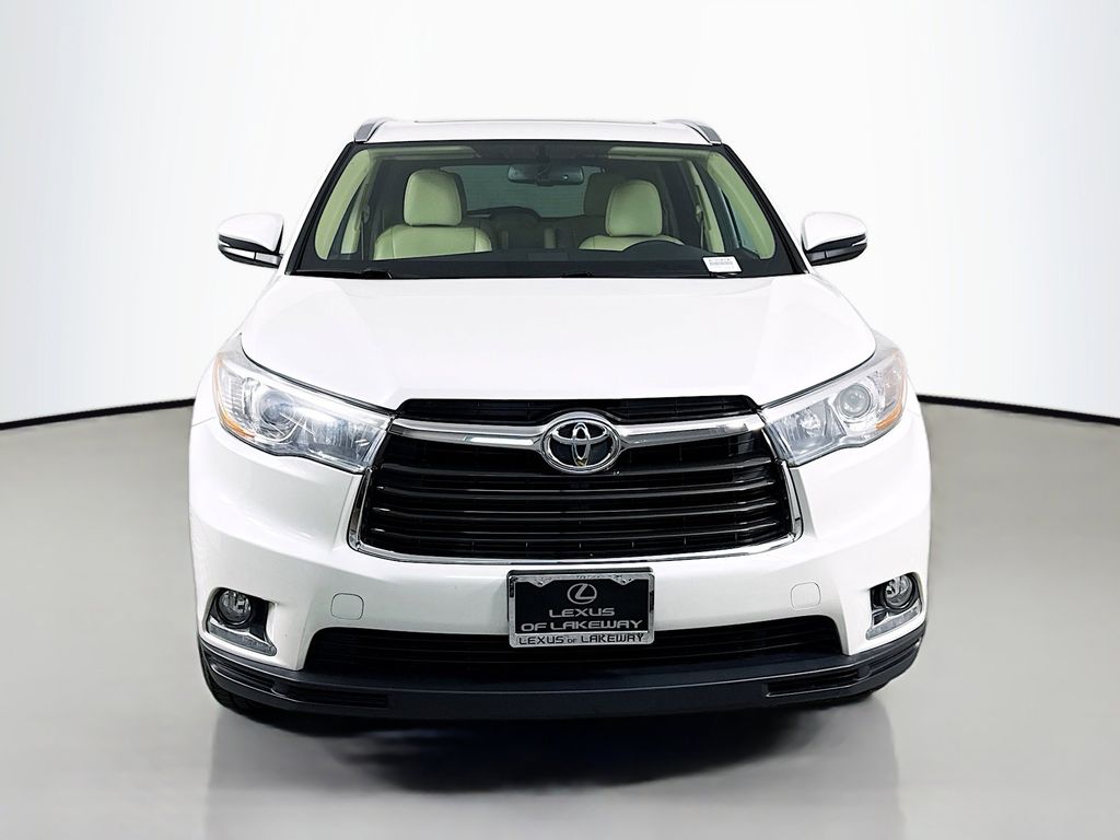 Thumbnail: 2015 Toyota Highlander - 2
