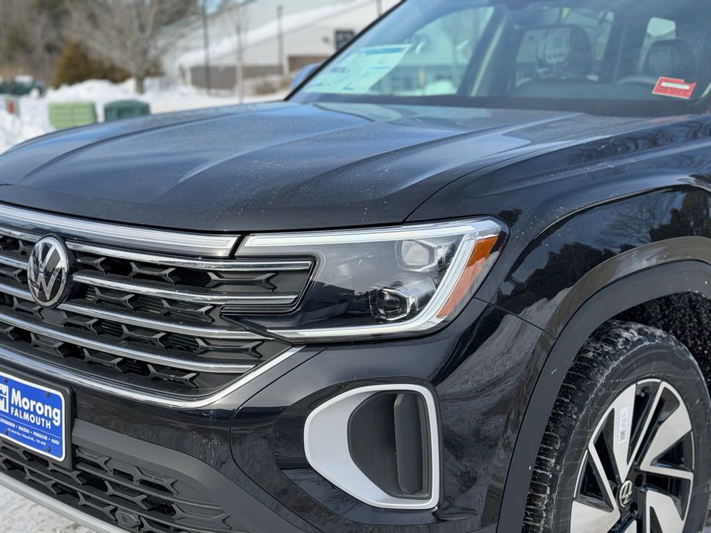 New 2026 Black Volkswagen 2.0T SE w/Technology image 6