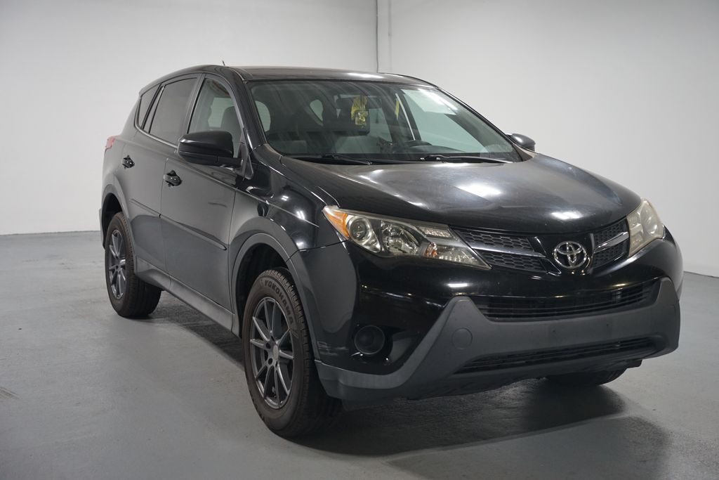 Thumbnail: 2013 Toyota RAV4 - 3