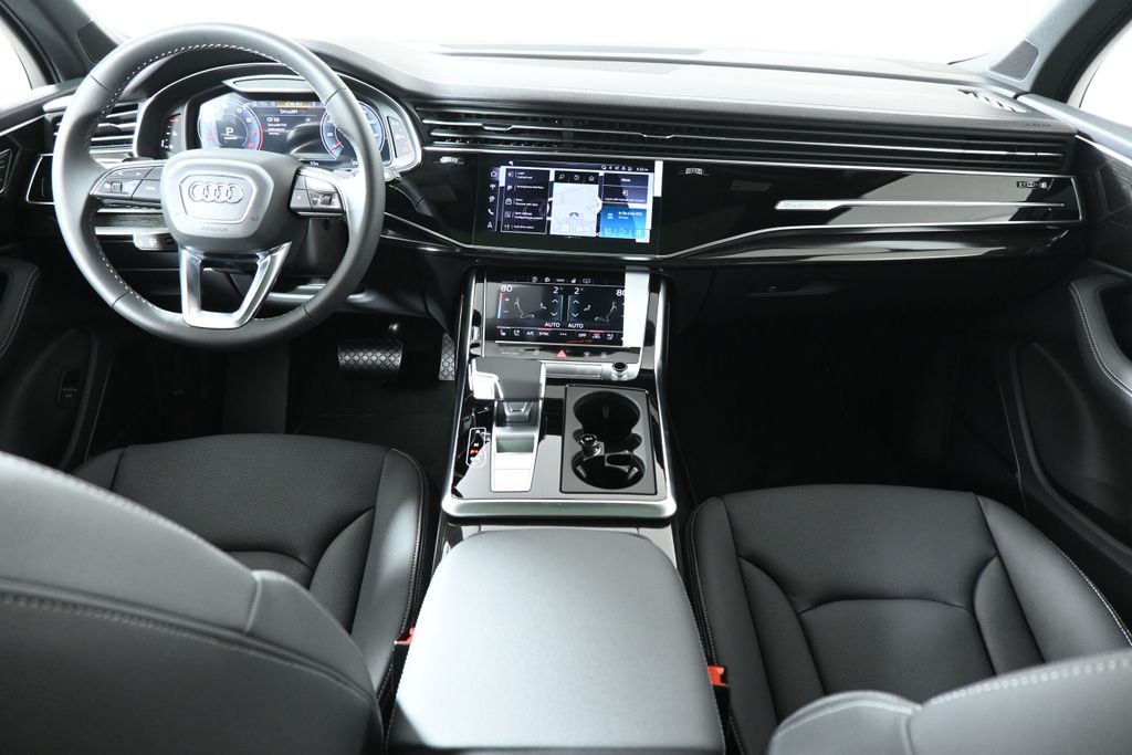 Thumbnail: 2026 Audi Q7 - 4