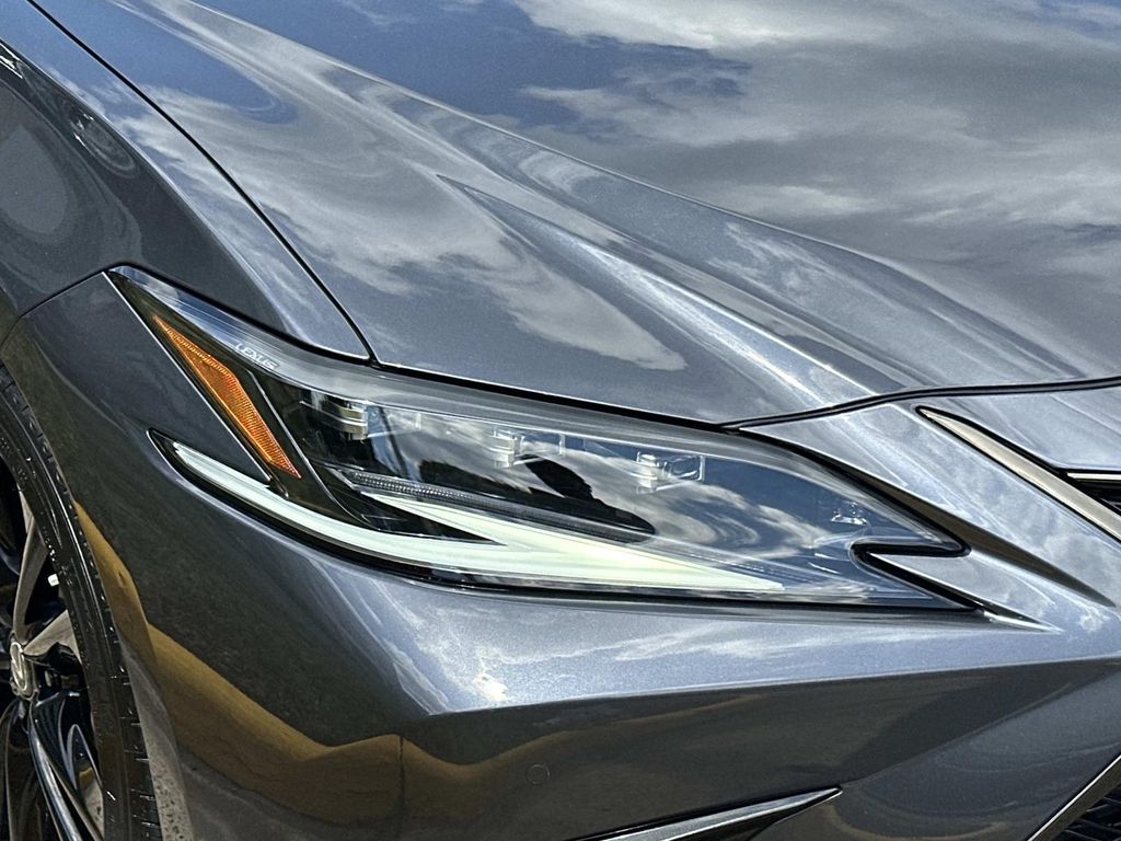 Thumbnail: 2023 Lexus ES - 4