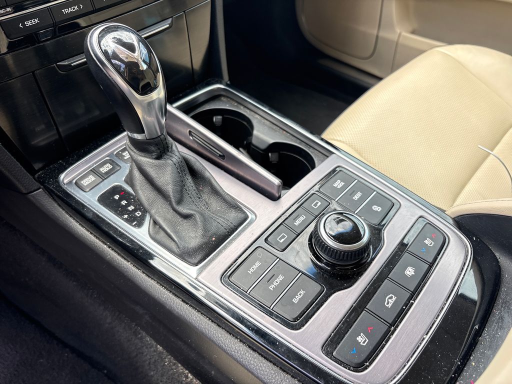 Used 2015 Gray Hyundai Signature image 28