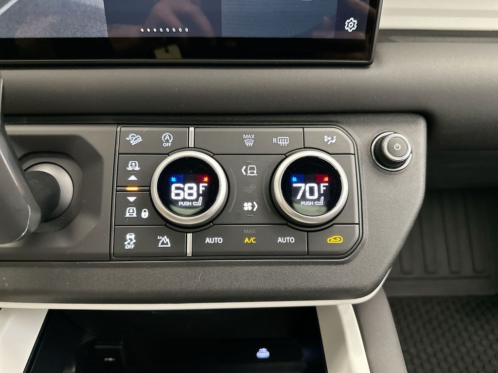 2025 Land Rover Defender 110 12
