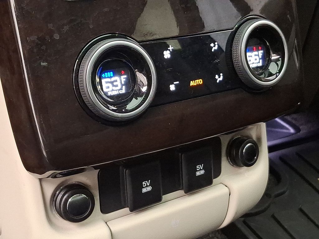 Thumbnail: 2020 Land Rover Range Rover - 11