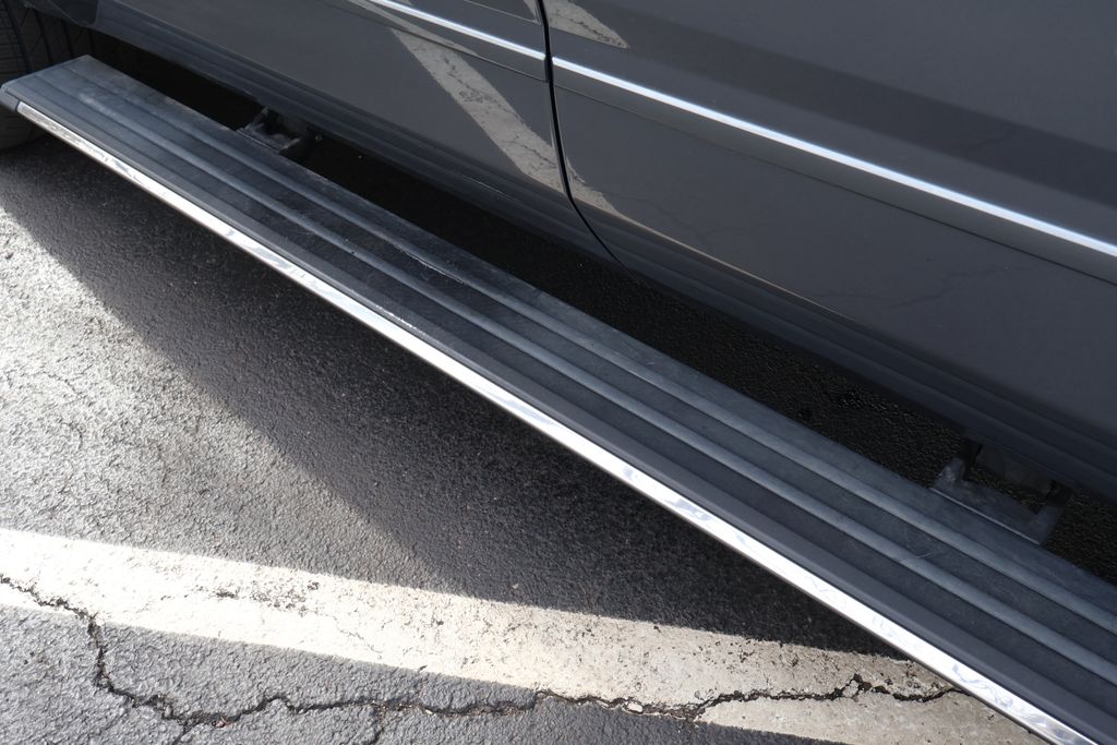 Thumbnail: 2019 Chevrolet Tahoe - 16