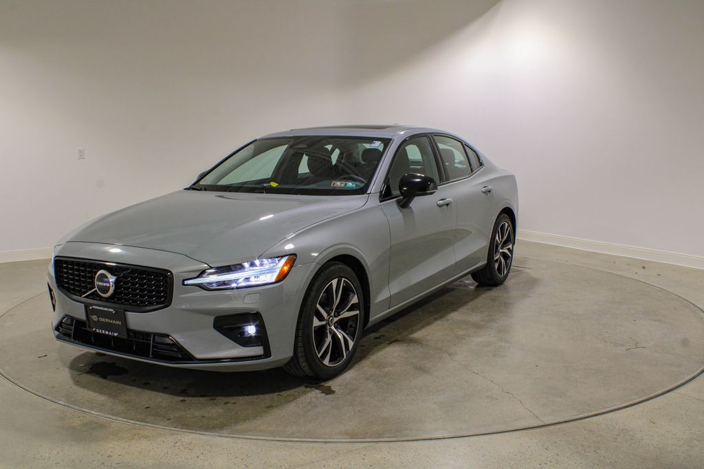 2025 Volvo S60 B5 Core AWD