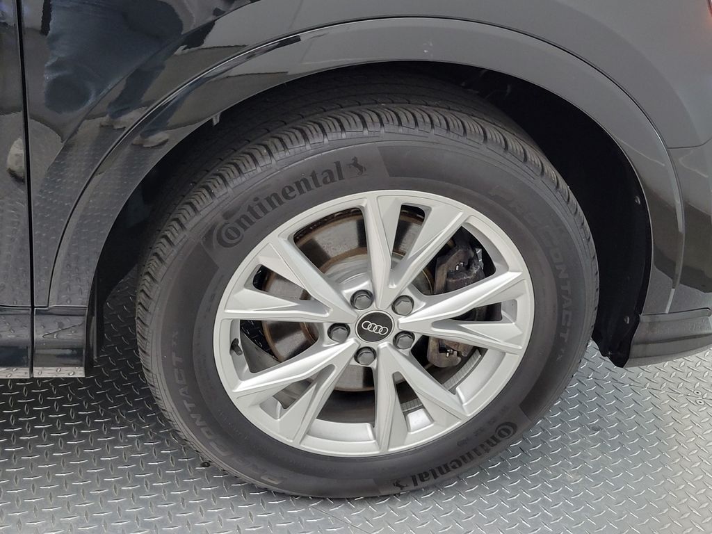 Thumbnail: 2023 Audi Q3 - 12