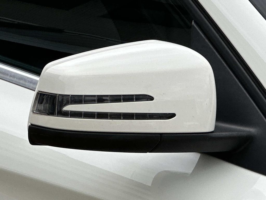 Thumbnail: 2017 Mercedes-Benz GLA - 6