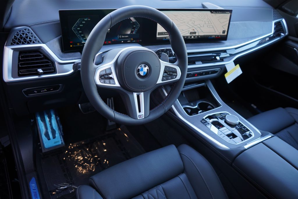 2025 BMW X7 M60i 13