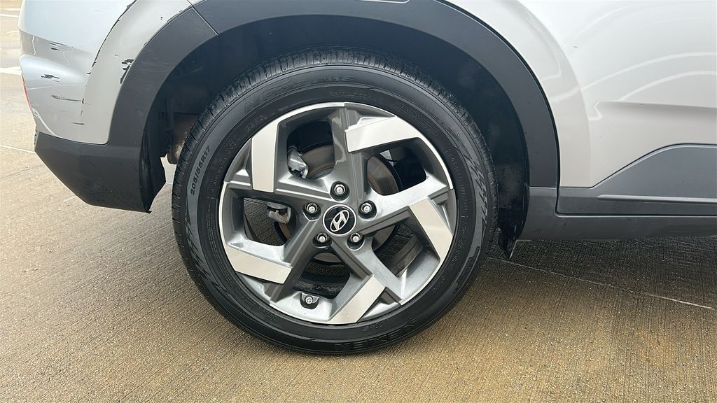 2024 Hyundai Venue SEL Silver at Baytown Hyundai