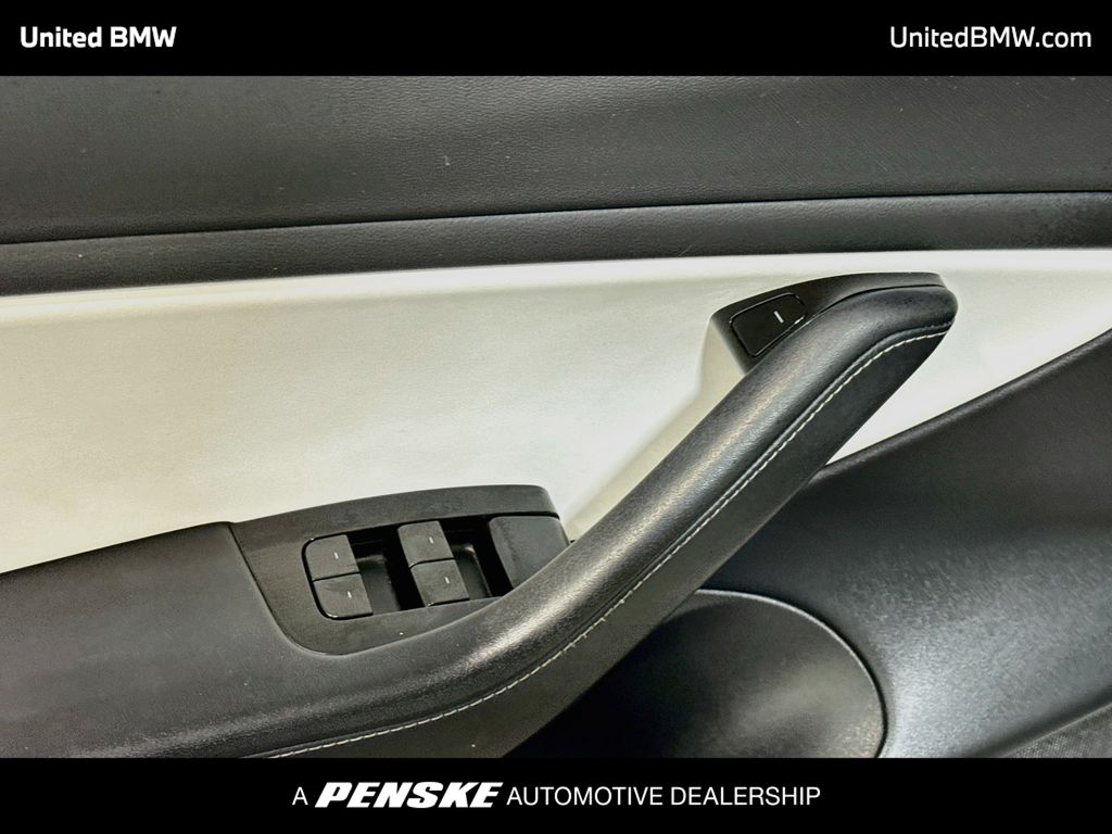 Thumbnail: 2020 Tesla Model 3 - 10