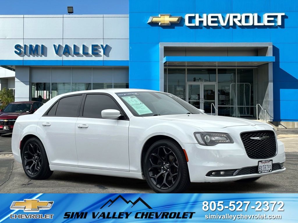 Bright White Clearcoat 2019 Chrysler 300 Sedan Rear-Wheel Drive 8-Speed Automatic
