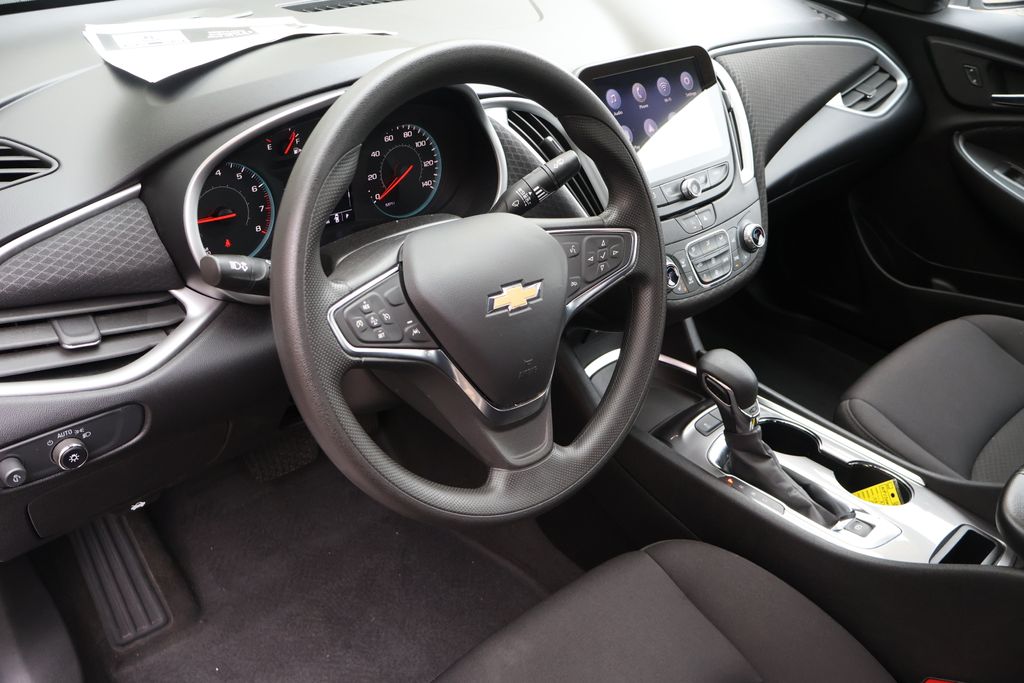 Thumbnail: 2024 Chevrolet Malibu - 30