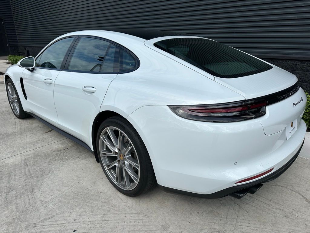 2018 Porsche Panamera 4S 3