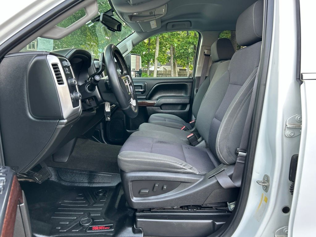 Used 2015 White GMC SLE image 13