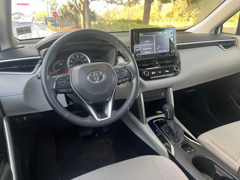 2022 Toyota Corolla Cross LE 15