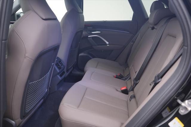 Thumbnail: 2025 Audi Q5 - 7