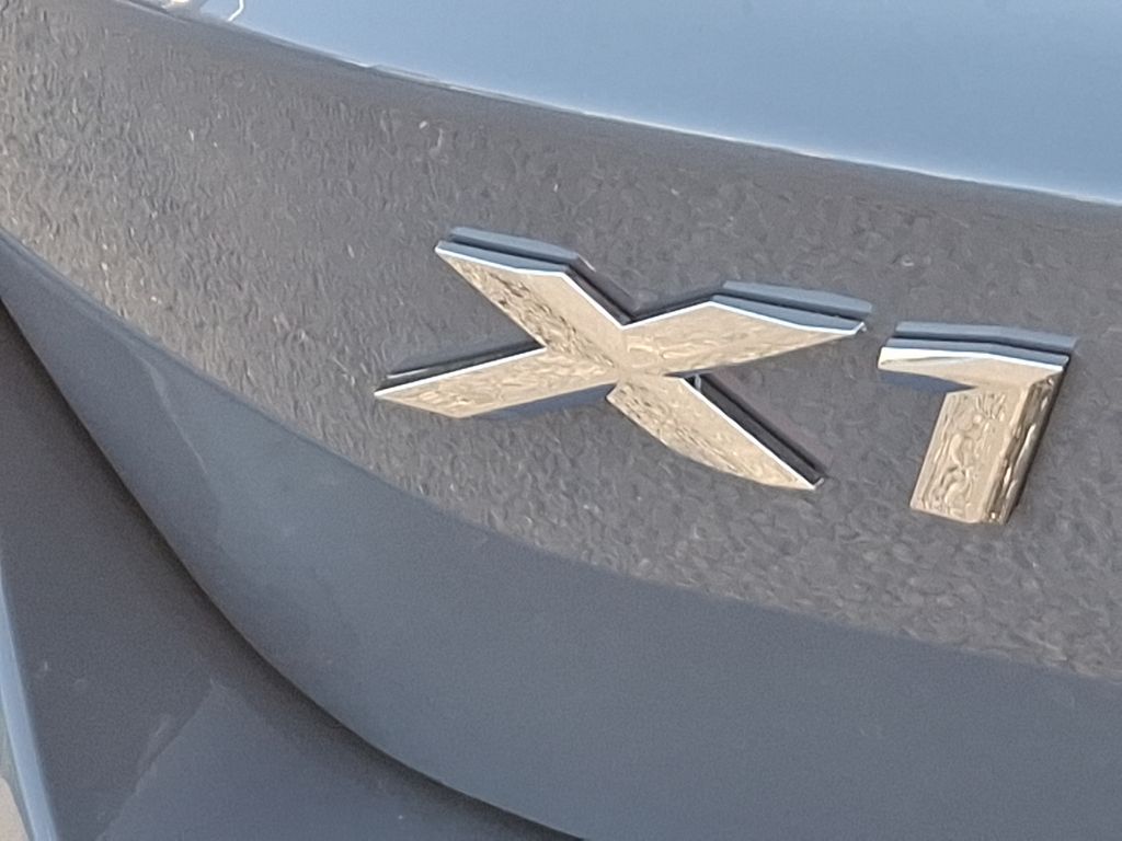 2025 BMW X1 xDrive28i 11