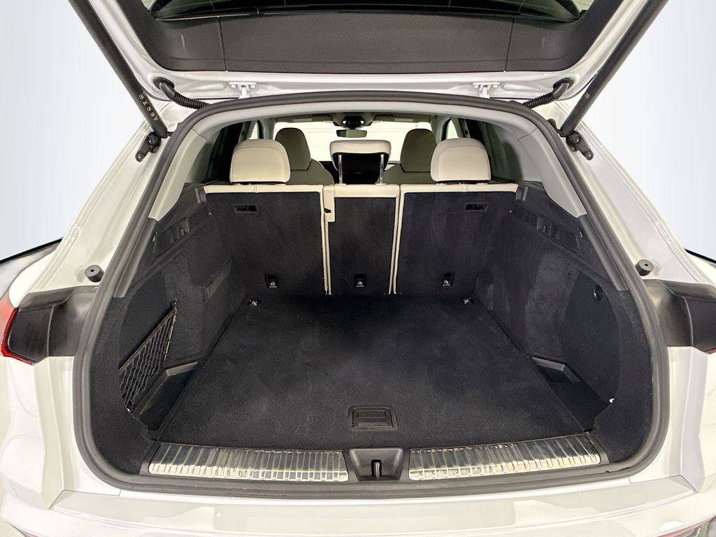 Thumbnail: 2025 Audi Q5 - 27