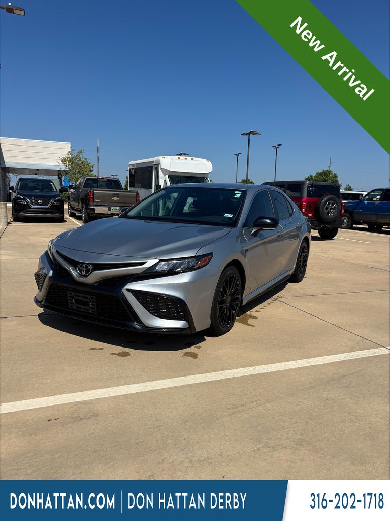 Celestial Silver Metallic 2022 Toyota Camry Sedan Front-Wheel Drive 8-Speed Automatic