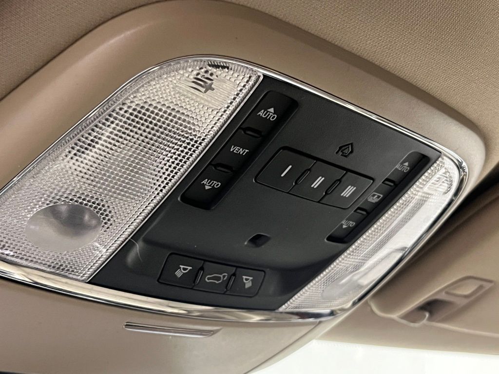 Thumbnail: 2013 Jeep Grand Cherokee - 20