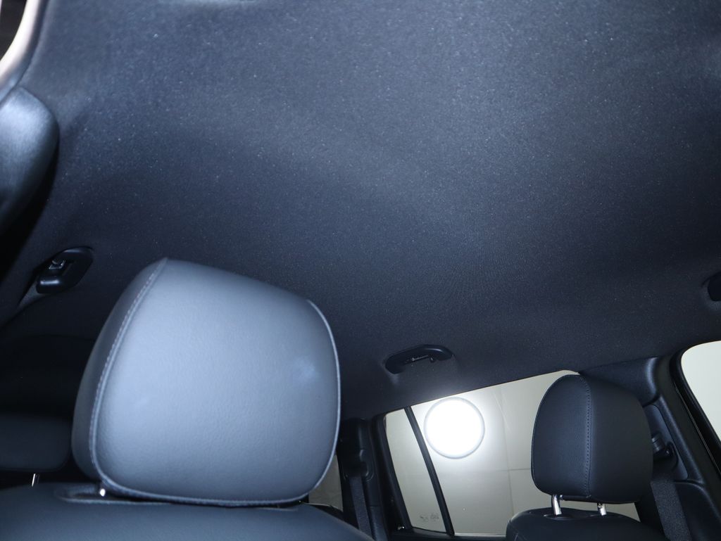 Thumbnail: 2025 Mercedes-Benz GLB - 19