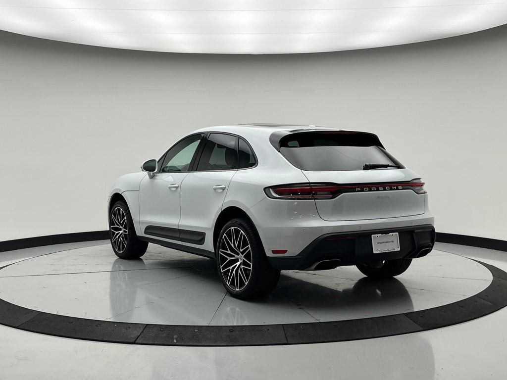 Thumbnail: 2026 Porsche Macan - 3