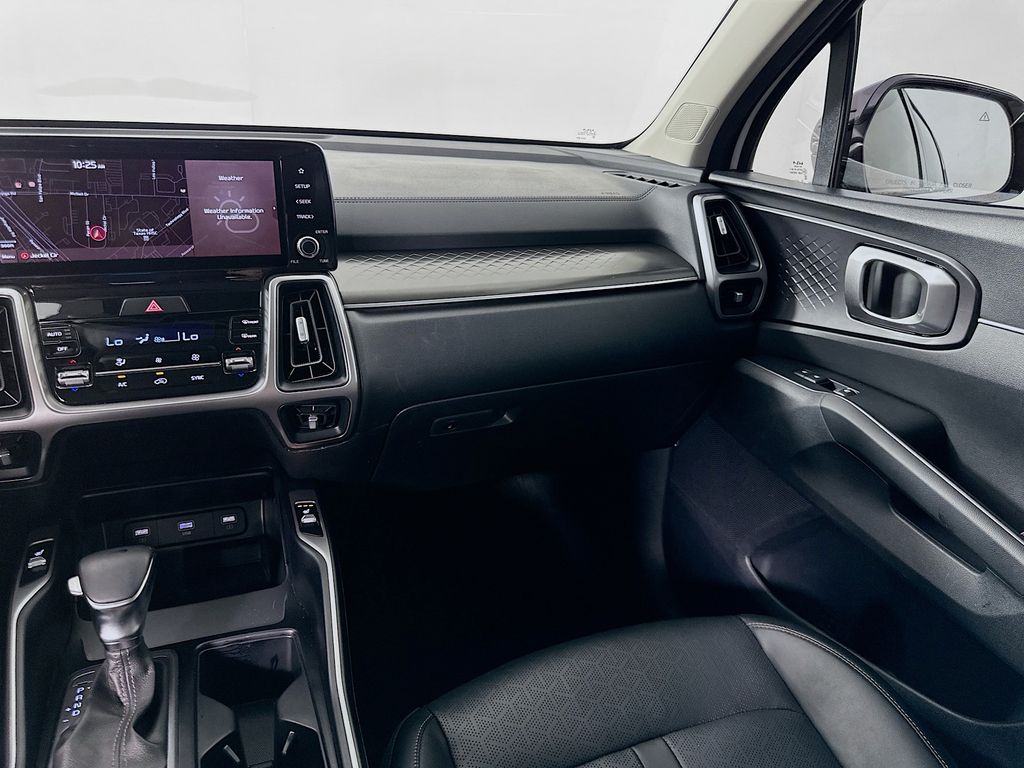 Thumbnail: 2022 Kia Sorento - 23
